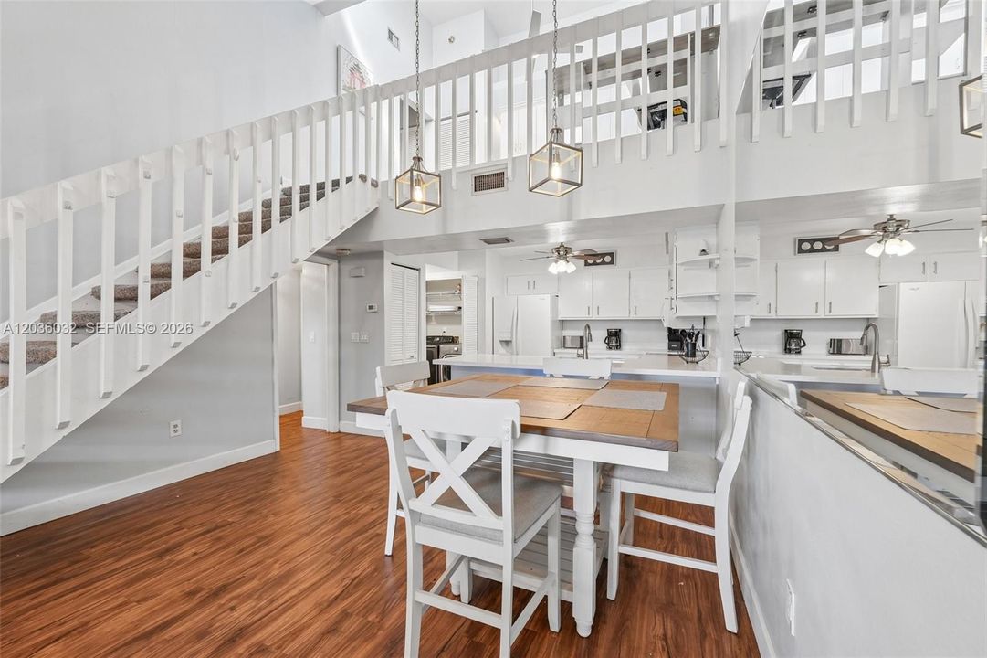For Rent: $2,250 (2 beds, 2 baths, 1197 Square Feet)