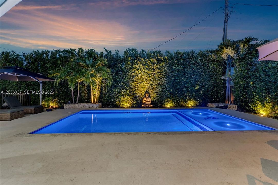 En Venta: $1,199,000 (3 camas, 2 baños, 1929 Pies cuadrados)