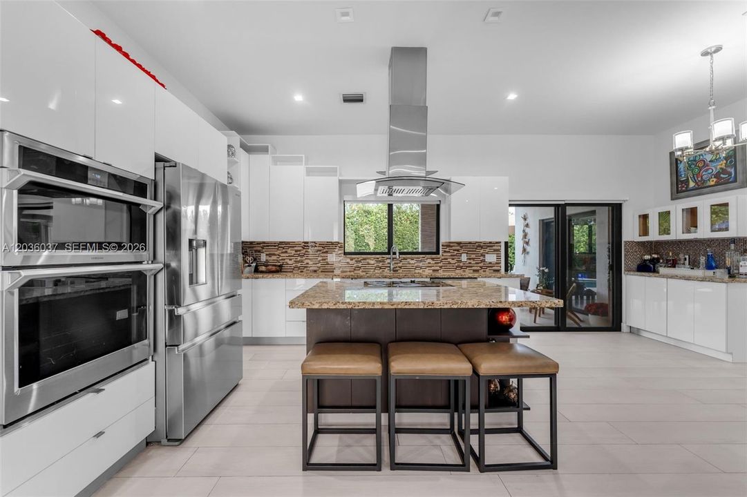 En Venta: $1,199,000 (3 camas, 2 baños, 1929 Pies cuadrados)