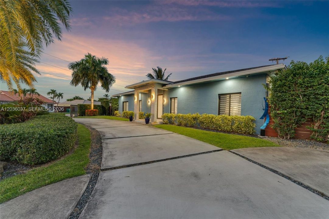 En Venta: $1,199,000 (3 camas, 2 baños, 1929 Pies cuadrados)