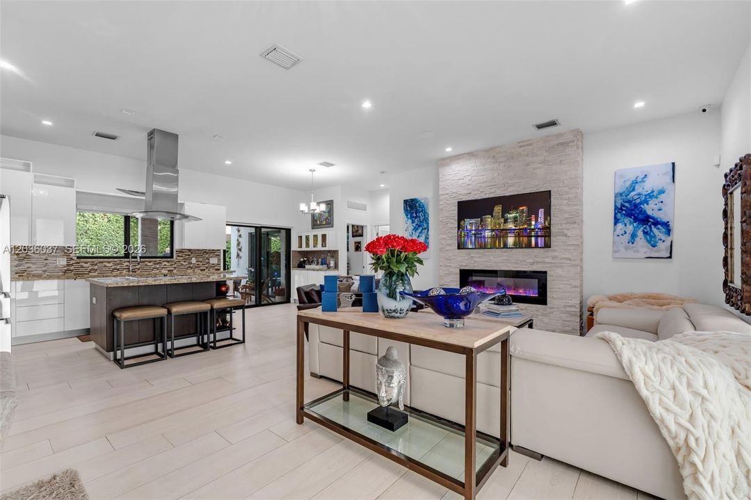 En Venta: $1,199,000 (3 camas, 2 baños, 1929 Pies cuadrados)
