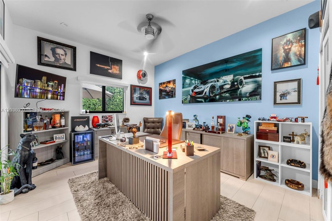 En Venta: $1,199,000 (3 camas, 2 baños, 1929 Pies cuadrados)