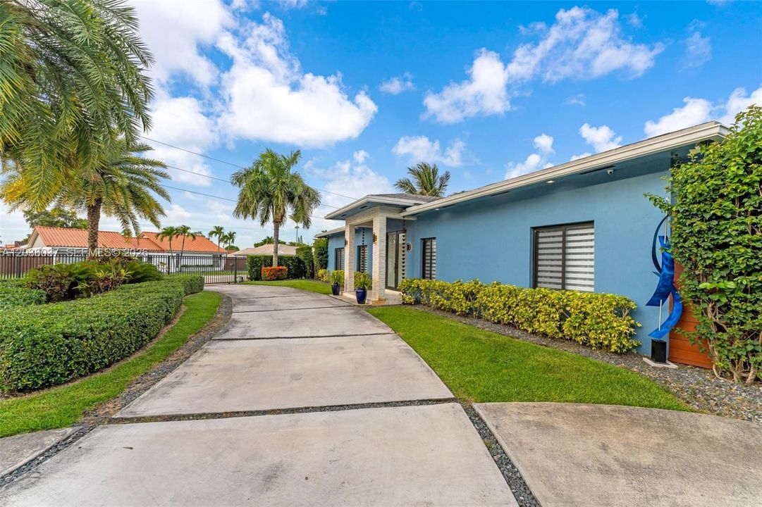 En Venta: $1,199,000 (3 camas, 2 baños, 1929 Pies cuadrados)