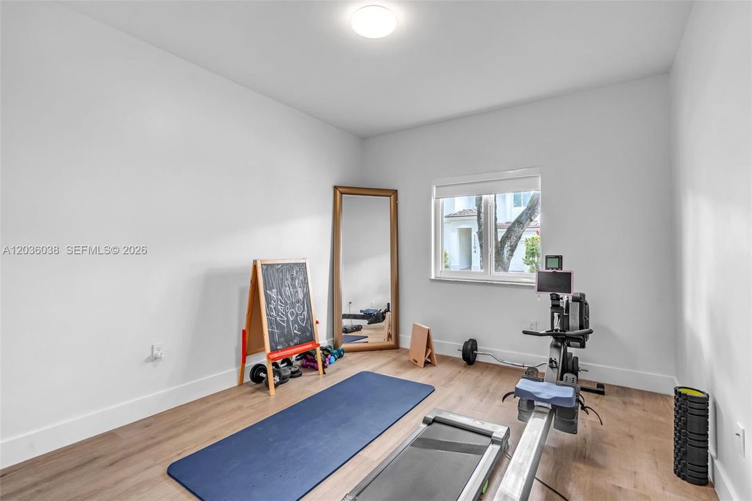 En Venta: $949,000 (3 camas, 3 baños, 2312 Pies cuadrados)