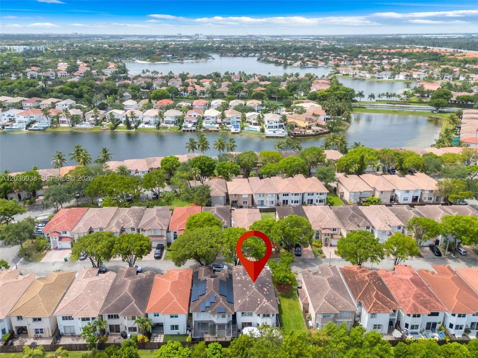 En Venta: $949,000 (3 camas, 3 baños, 2312 Pies cuadrados)