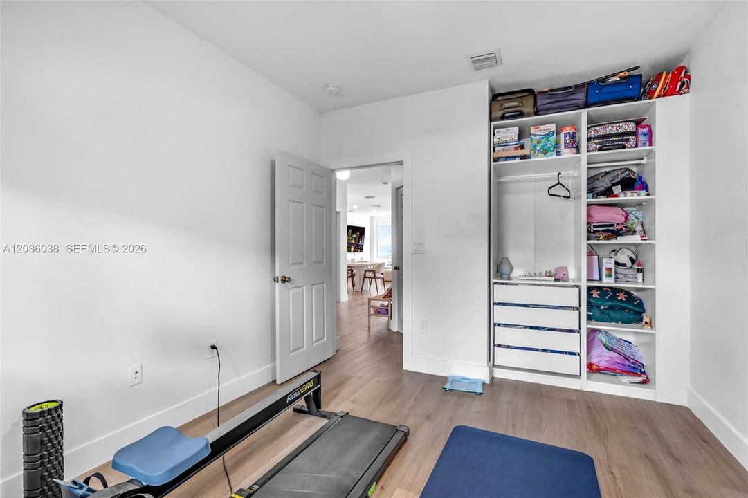En Venta: $949,000 (3 camas, 3 baños, 2312 Pies cuadrados)