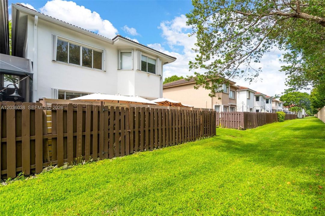 En Venta: $949,000 (3 camas, 3 baños, 2312 Pies cuadrados)