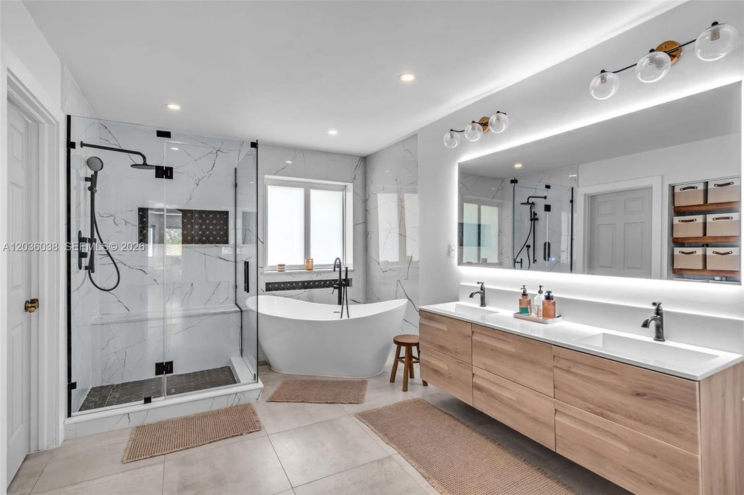 En Venta: $949,000 (3 camas, 3 baños, 2312 Pies cuadrados)