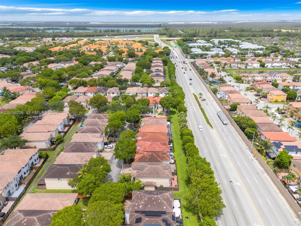 En Venta: $949,000 (3 camas, 3 baños, 2312 Pies cuadrados)