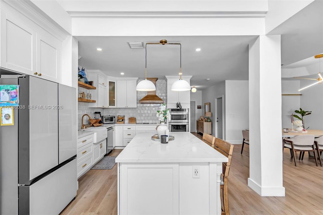 En Venta: $949,000 (3 camas, 3 baños, 2312 Pies cuadrados)