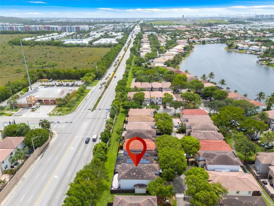 En Venta: $949,000 (3 camas, 3 baños, 2312 Pies cuadrados)