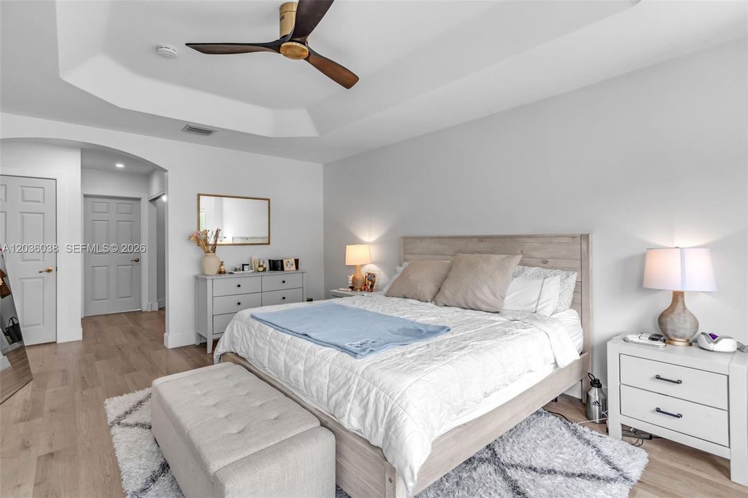 En Venta: $949,000 (3 camas, 3 baños, 2312 Pies cuadrados)
