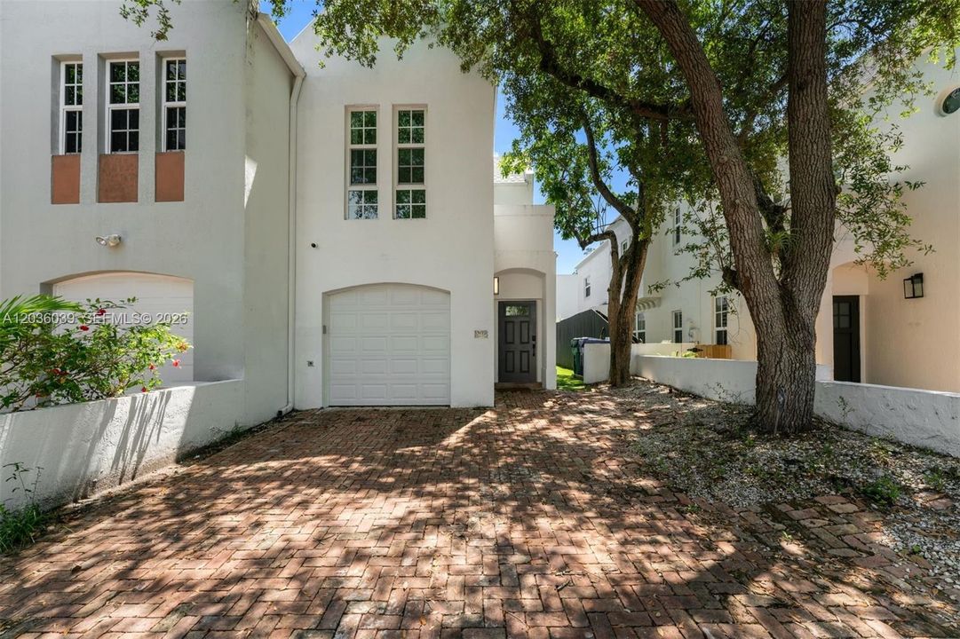 For Rent: $13,000 (3 beds, 2 baths, 1650 Square Feet)