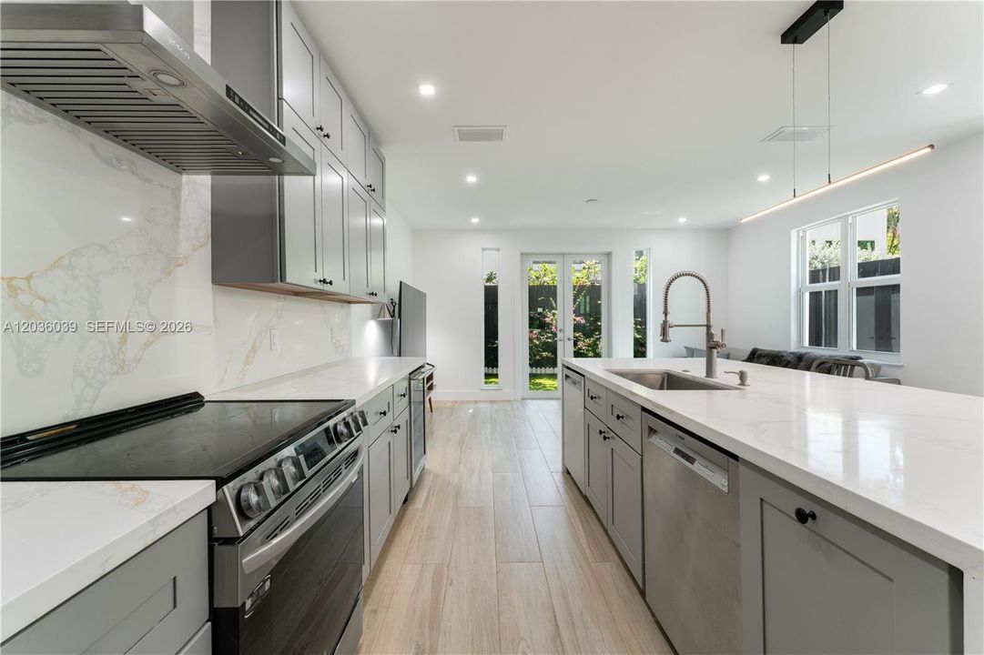 For Rent: $13,000 (3 beds, 2 baths, 1650 Square Feet)