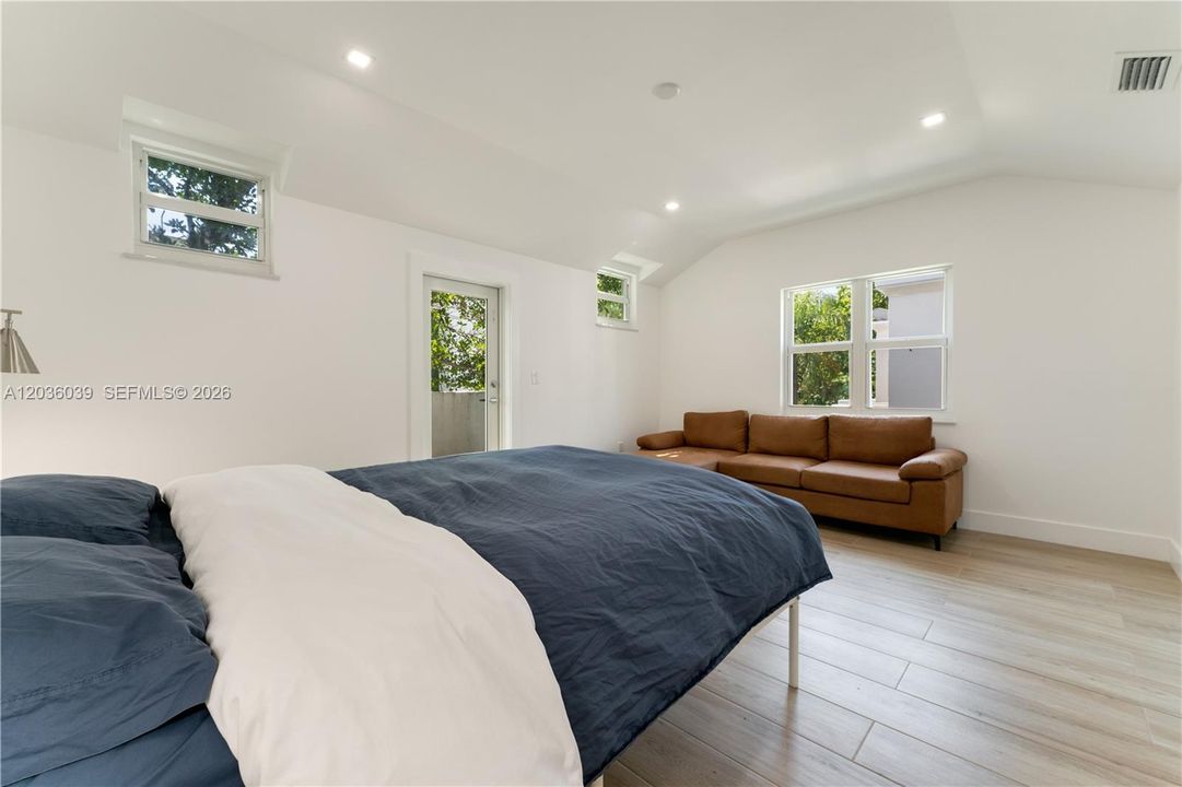 For Rent: $13,000 (3 beds, 2 baths, 1650 Square Feet)