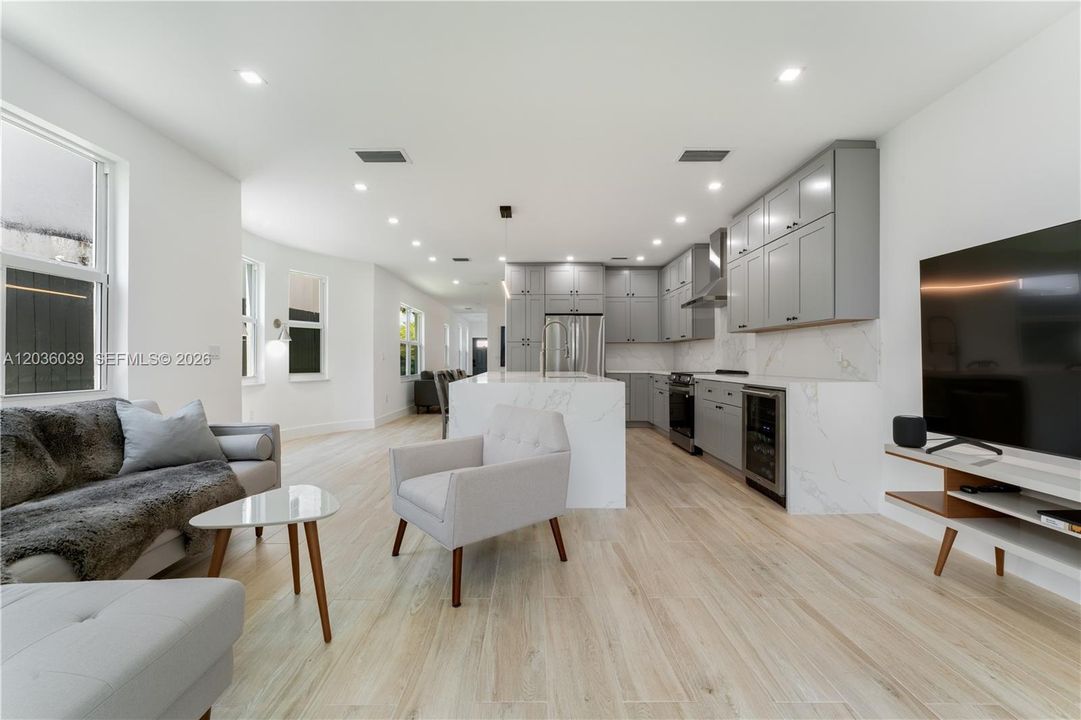 For Rent: $13,000 (3 beds, 2 baths, 1650 Square Feet)