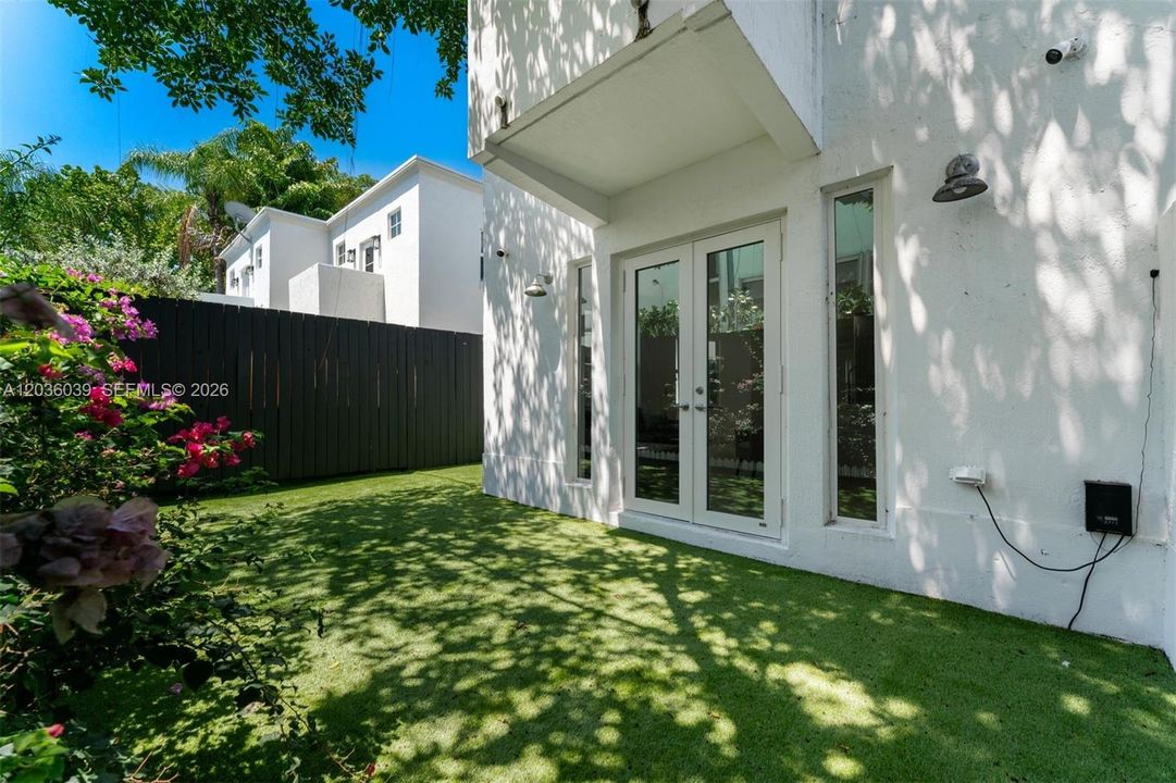 For Rent: $13,000 (3 beds, 2 baths, 1650 Square Feet)