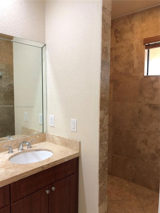 For Rent: $5,500 (3 beds, 2 baths, 1719 Square Feet)