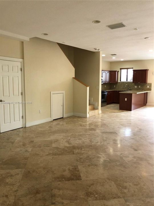 For Rent: $5,500 (3 beds, 2 baths, 1719 Square Feet)