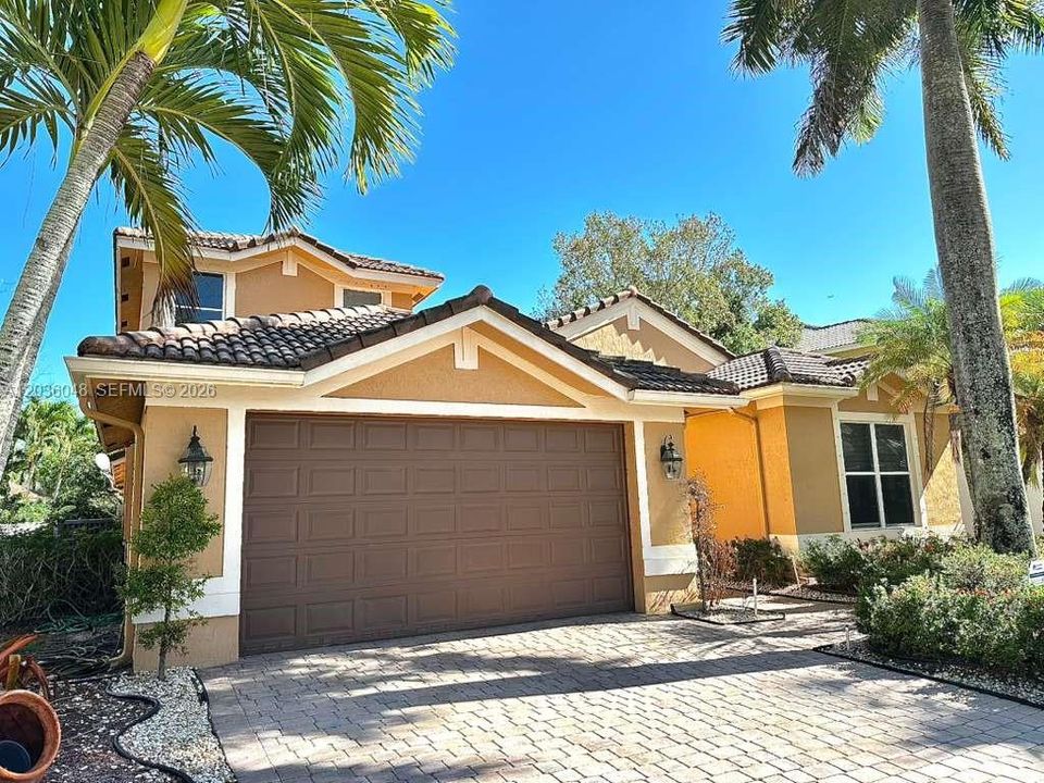 For Sale: $1,400,000 (6 beds, 4 baths, 3012 Square Feet)