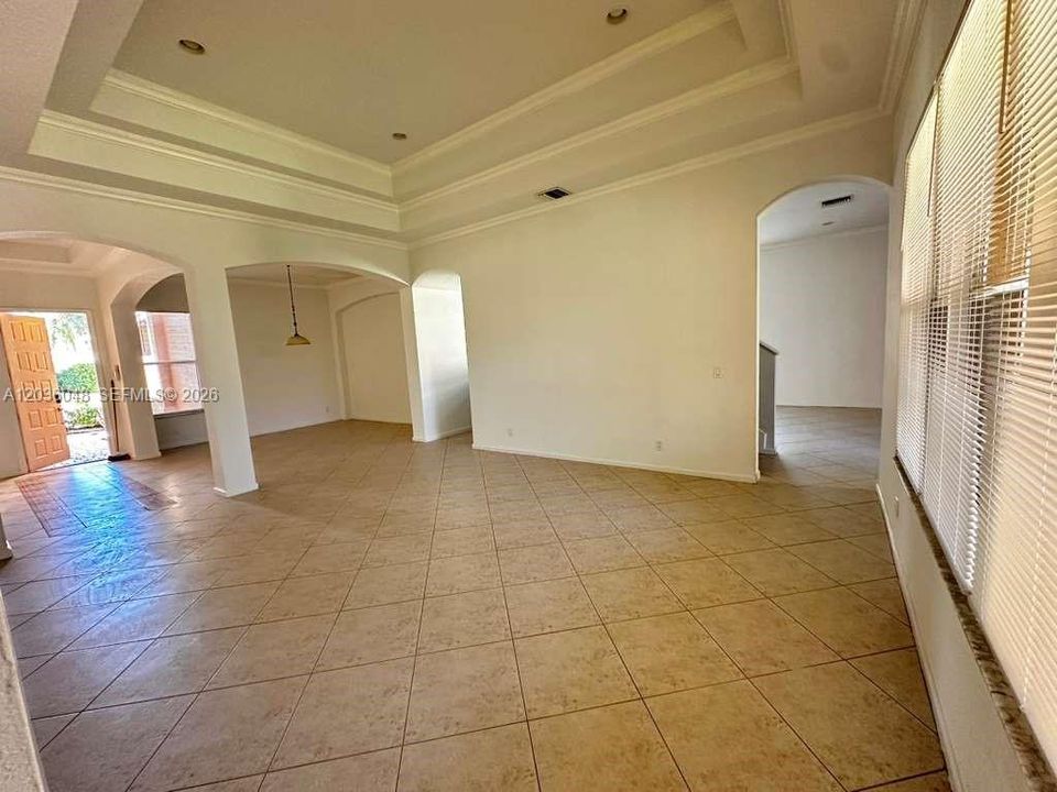 For Sale: $1,400,000 (6 beds, 4 baths, 3012 Square Feet)