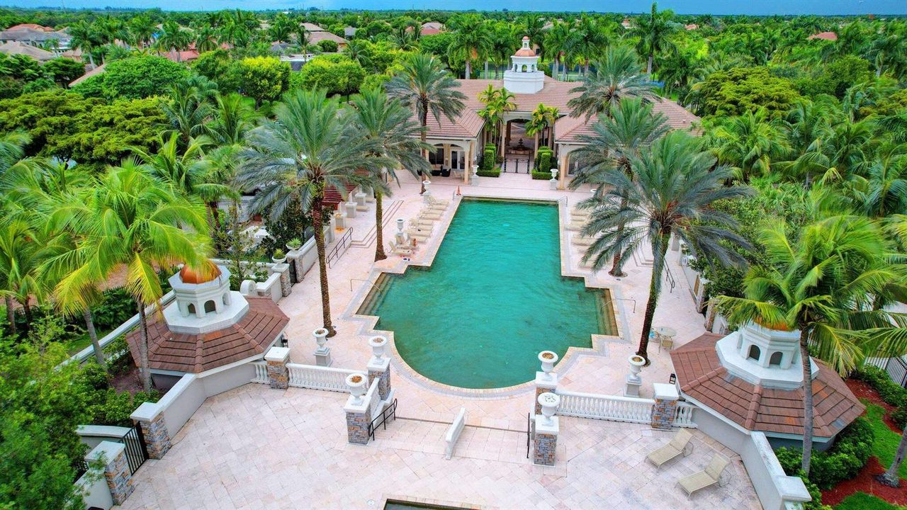 Wellington, FL House – Community Pool