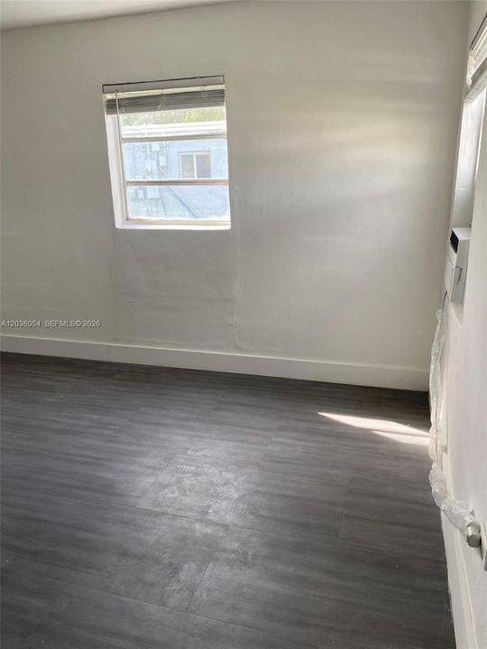 En Renta: $1,800 (2 camas, 1 baños, 4248 Pies cuadrados)