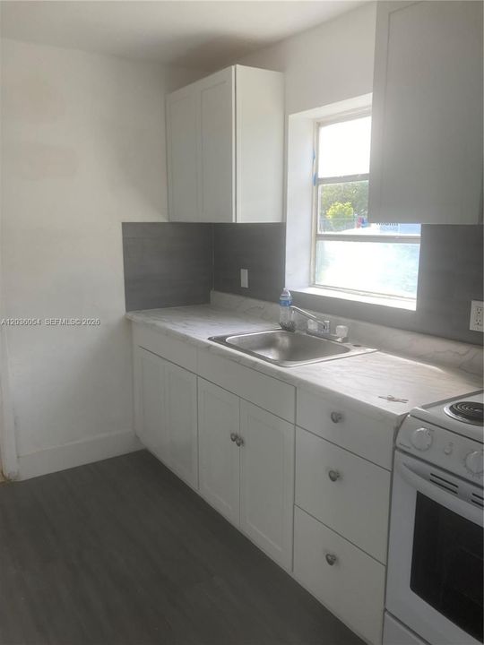 En Renta: $1,800 (2 camas, 1 baños, 4248 Pies cuadrados)
