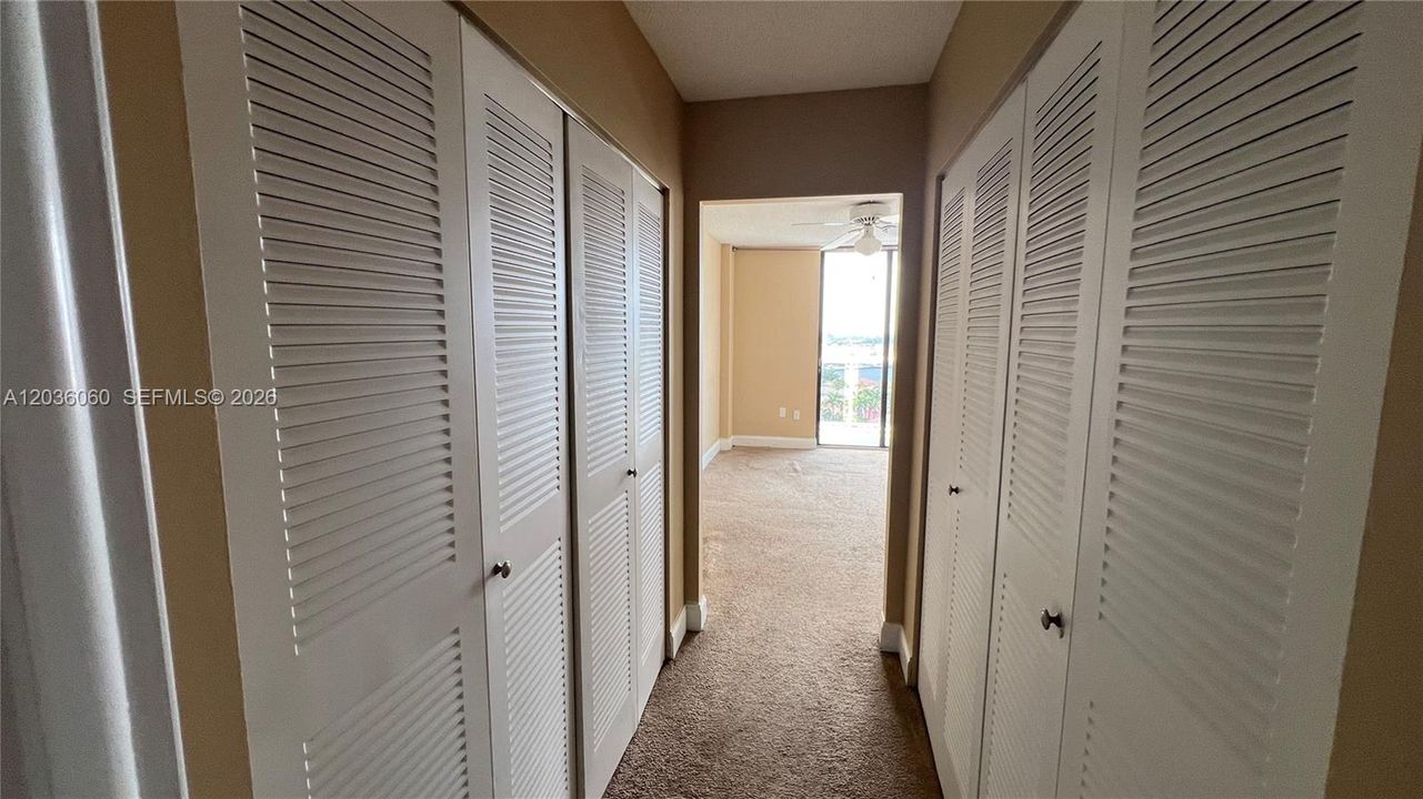 For Sale: $330,000 (2 beds, 2 baths, 1130 Square Feet)