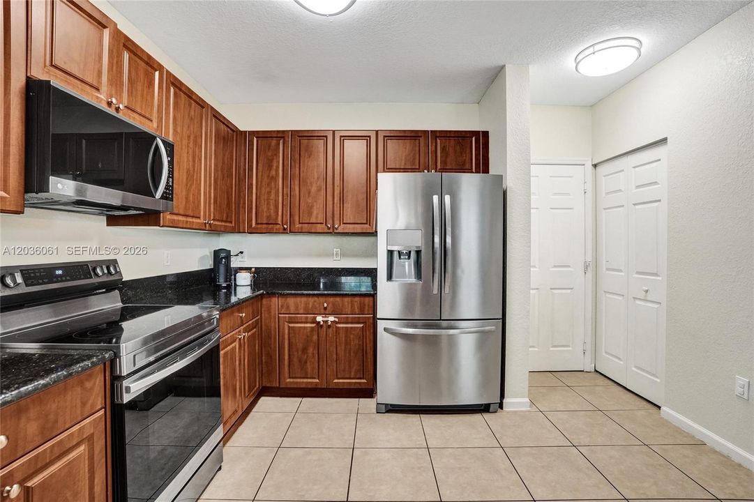 For Sale: $418,800 (3 beds, 2 baths, 1434 Square Feet)