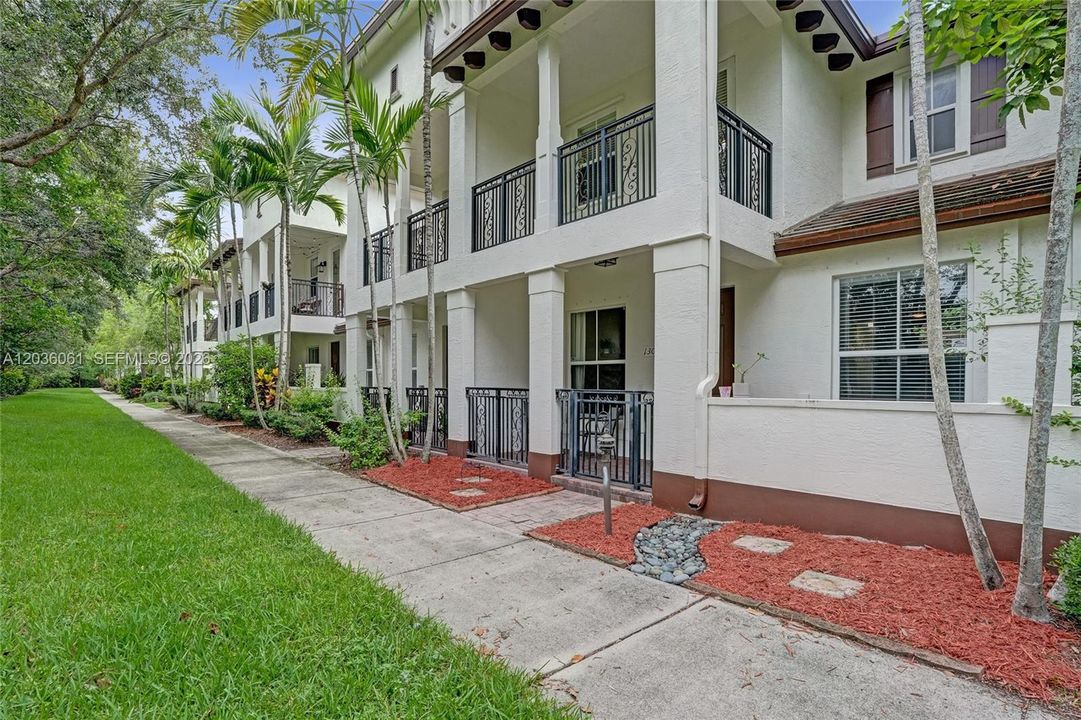 For Sale: $418,800 (3 beds, 2 baths, 1434 Square Feet)