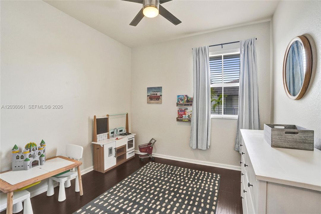 For Sale: $418,800 (3 beds, 2 baths, 1434 Square Feet)