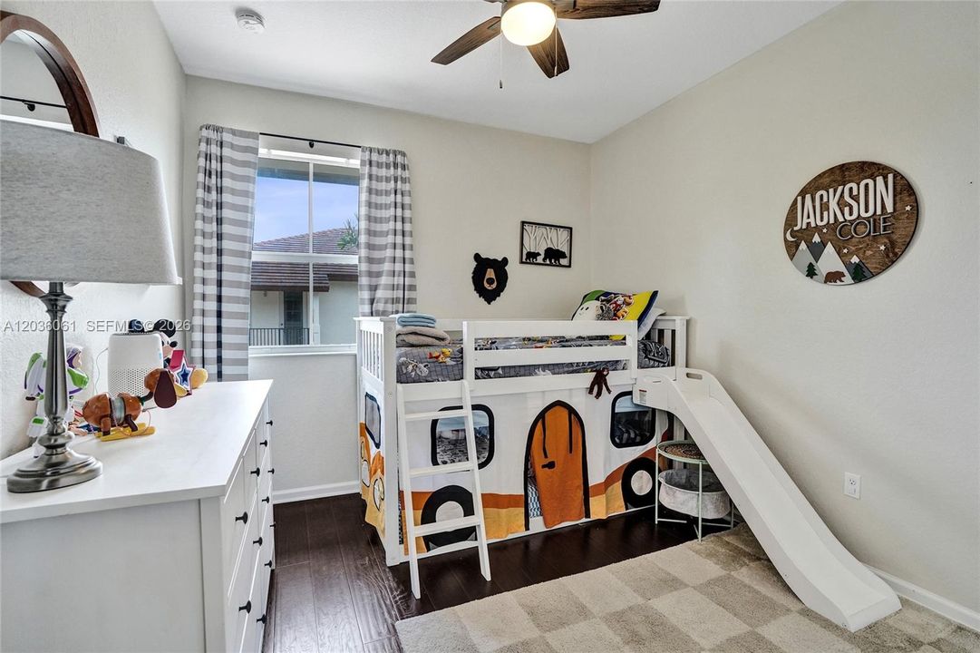 For Sale: $418,800 (3 beds, 2 baths, 1434 Square Feet)