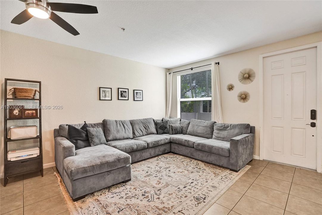 For Sale: $418,800 (3 beds, 2 baths, 1434 Square Feet)