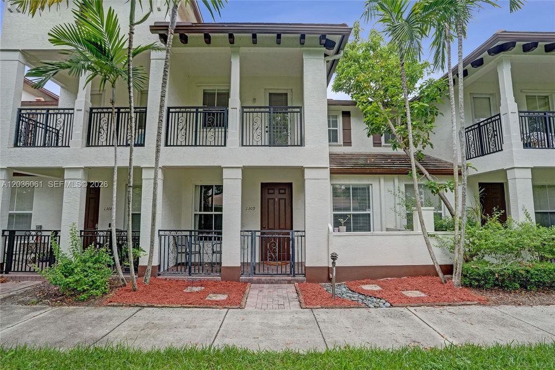 For Sale: $418,800 (3 beds, 2 baths, 1434 Square Feet)