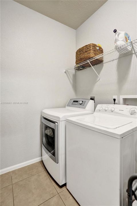 For Sale: $418,800 (3 beds, 2 baths, 1434 Square Feet)
