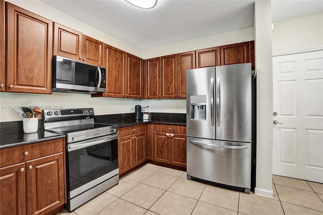 For Sale: $418,800 (3 beds, 2 baths, 1434 Square Feet)