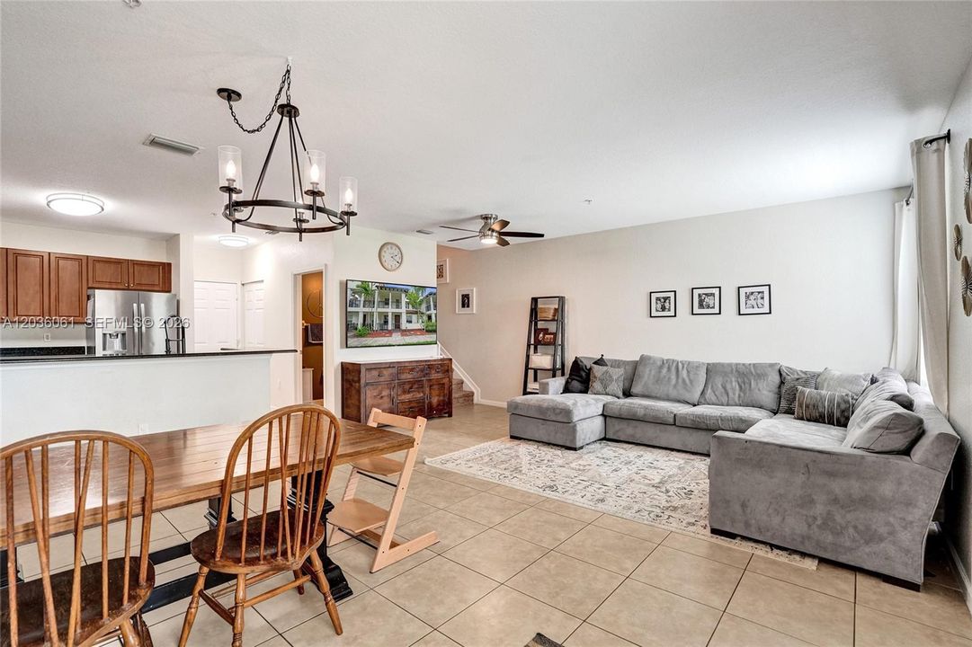 For Sale: $418,800 (3 beds, 2 baths, 1434 Square Feet)