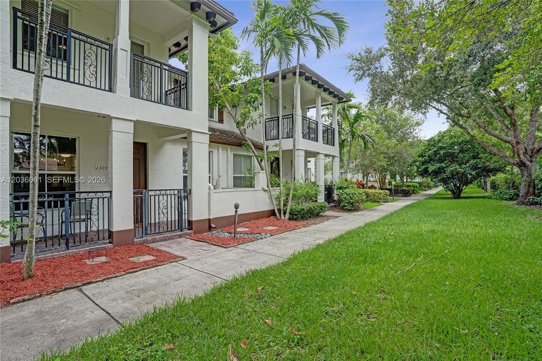 For Sale: $418,800 (3 beds, 2 baths, 1434 Square Feet)
