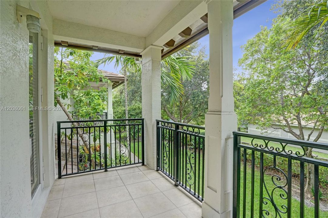 For Sale: $418,800 (3 beds, 2 baths, 1434 Square Feet)