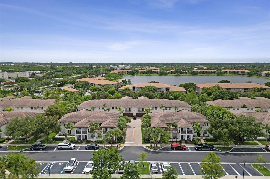 For Sale: $418,800 (3 beds, 2 baths, 1434 Square Feet)