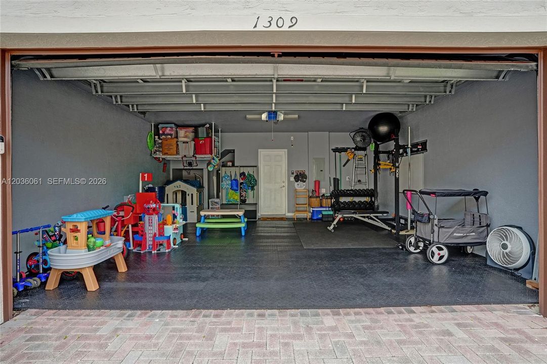 For Sale: $418,800 (3 beds, 2 baths, 1434 Square Feet)