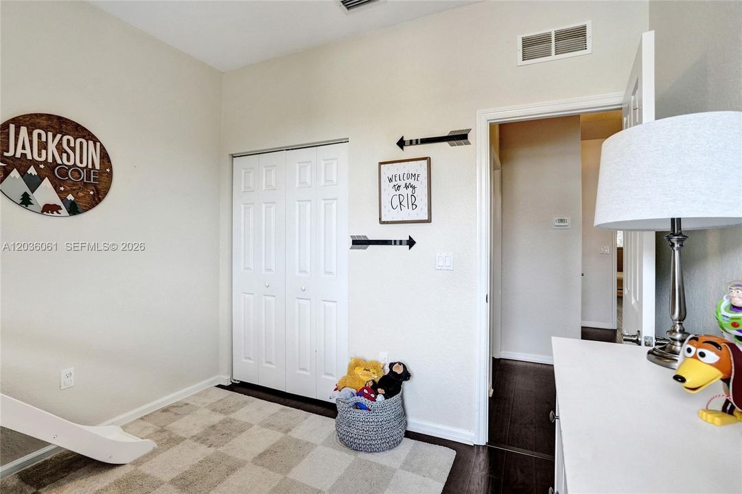 For Sale: $418,800 (3 beds, 2 baths, 1434 Square Feet)
