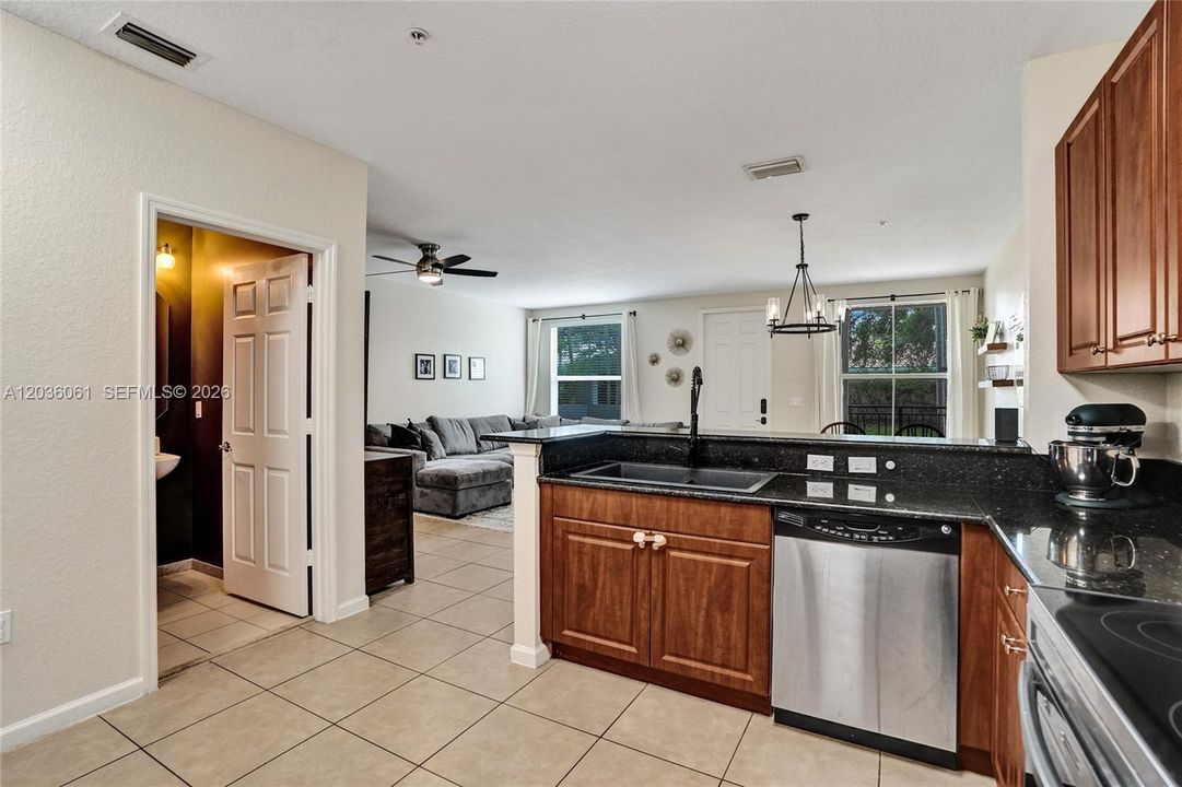 For Sale: $418,800 (3 beds, 2 baths, 1434 Square Feet)