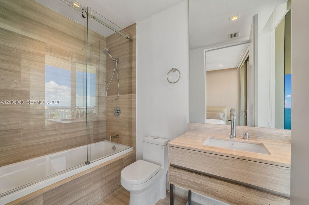 В аренду: $36,000 (4 спален, 5 ванн, 3255 Квадратных фут)