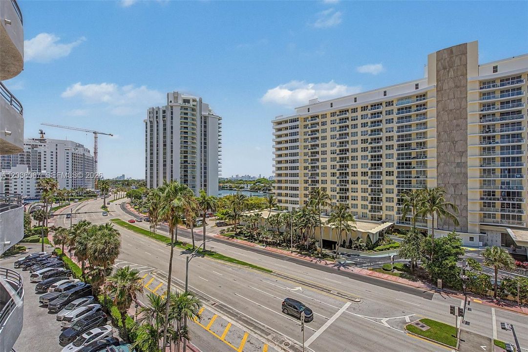 For Rent: $3,650 (2 beds, 2 baths, 1047 Square Feet)