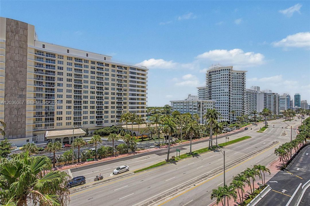 For Rent: $3,650 (2 beds, 2 baths, 1047 Square Feet)