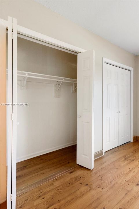 For Rent: $1,500 (1 beds, 1 baths, 698 Square Feet)