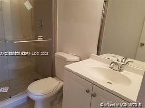 For Sale: $170,000 (1 beds, 1 baths, 714 Square Feet)