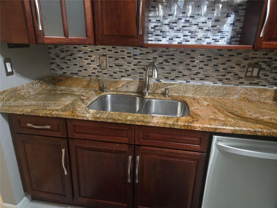 For Rent: $3,300 (3 beds, 2 baths, 1580 Square Feet)